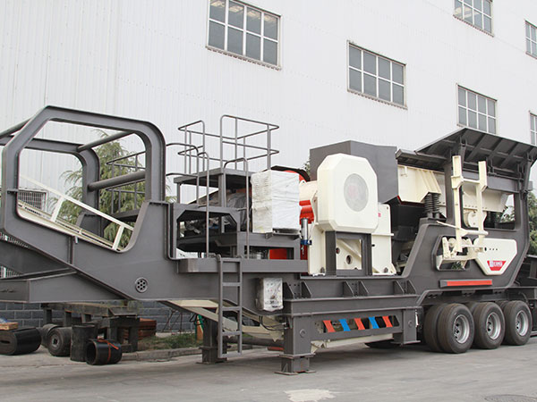 直擊大型移動軋石機生產(chǎn)現(xiàn)場，紅星報價優(yōu)惠